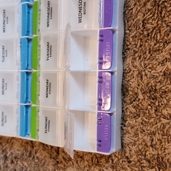 Weekly Medicine Caddy - Picture 2 of 4